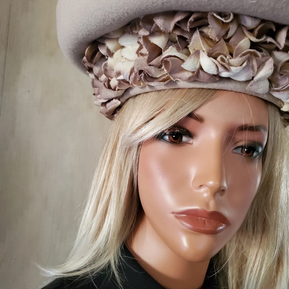 Rare Mr John‎ Classic Vintage Hat Beige Brimmed Floral Halo Church Tea Hat
